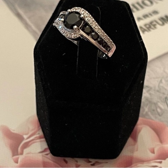 Amy Butterfly Promise Ring - Picture 5 of 9